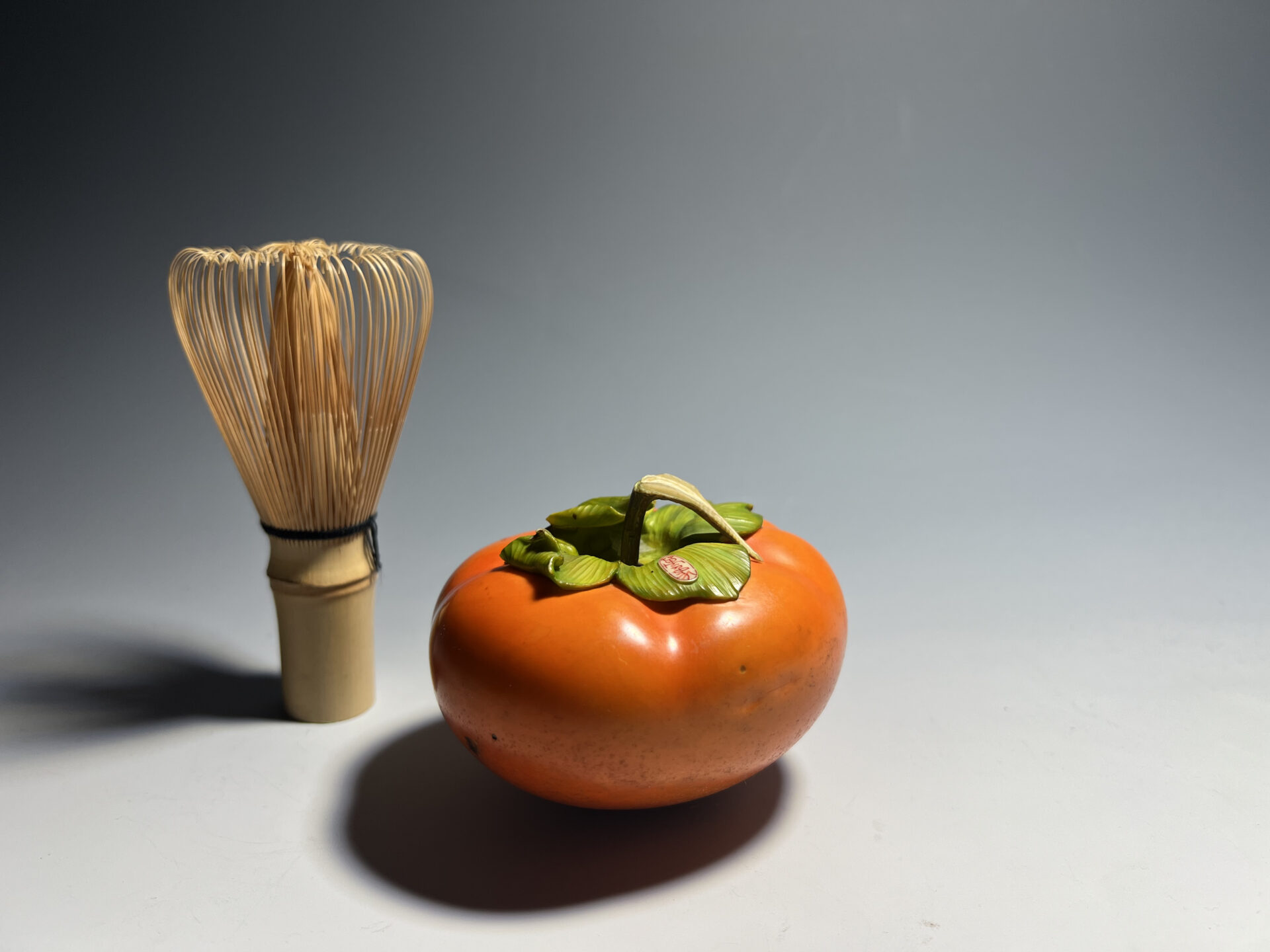 Z009 安藤緑山「柿」萬象銘【SOLD】 - 明治古美術のご購入は神戸市の